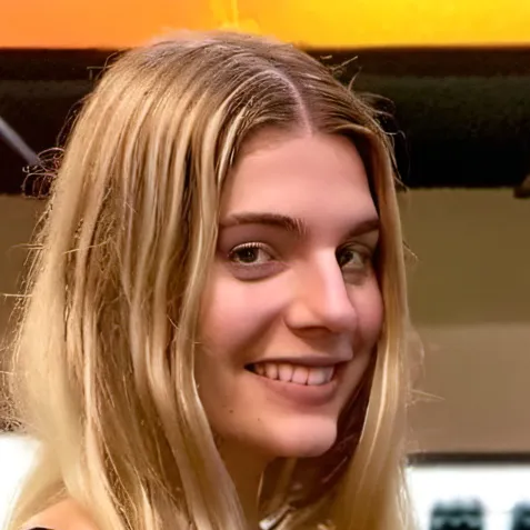chat with ai character: Chey
