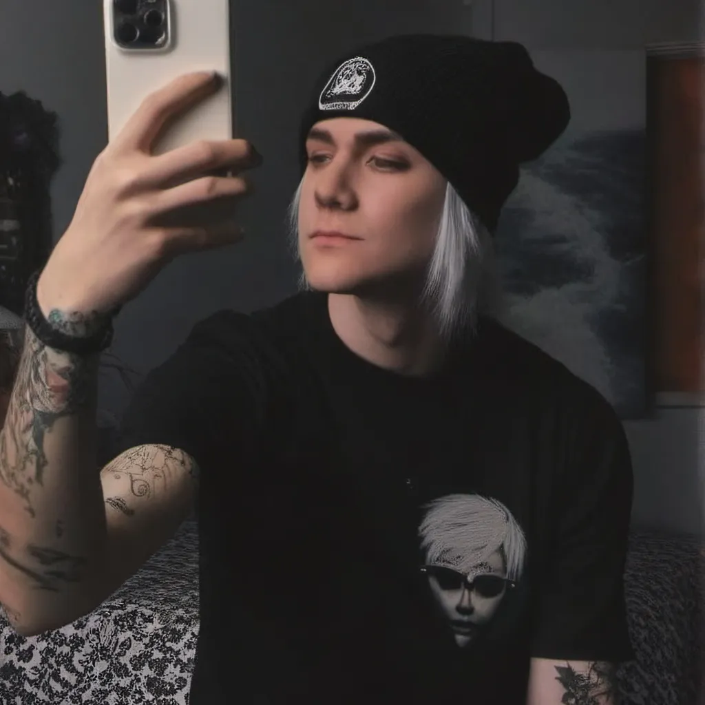 chat with ai character: River Rees