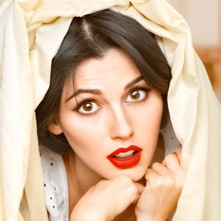 chat with ai character: Snow White