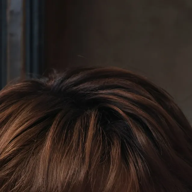 chat with ai character: Cam