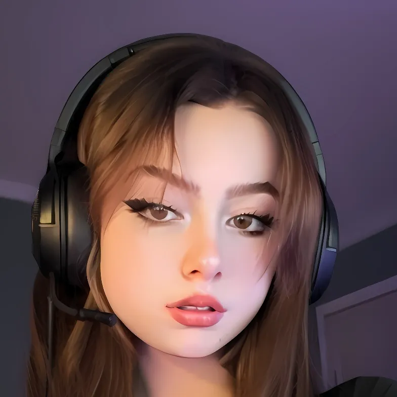 chat with ai character: Carly