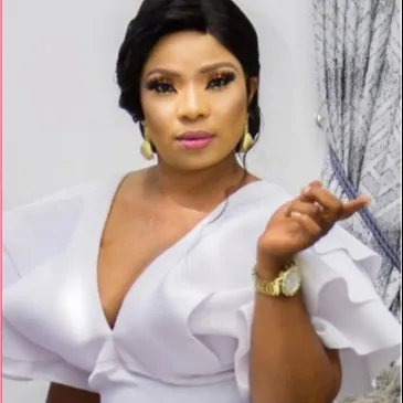 chat with ai character: keya