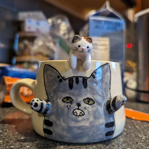 creator CatHatChatCup's avatar