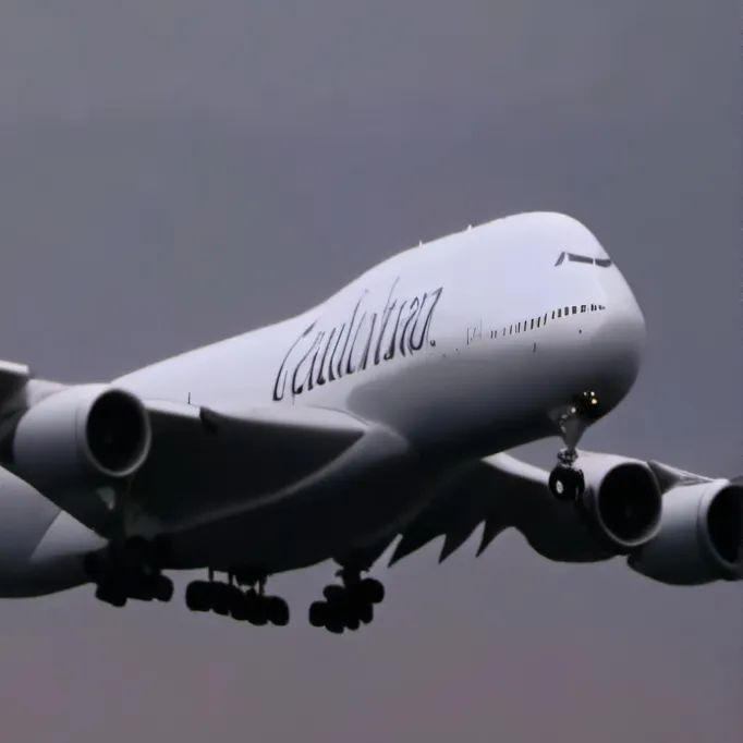 chat with ai character: Boeing 747