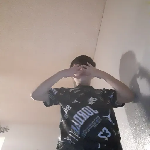 creator Eli898's avatar