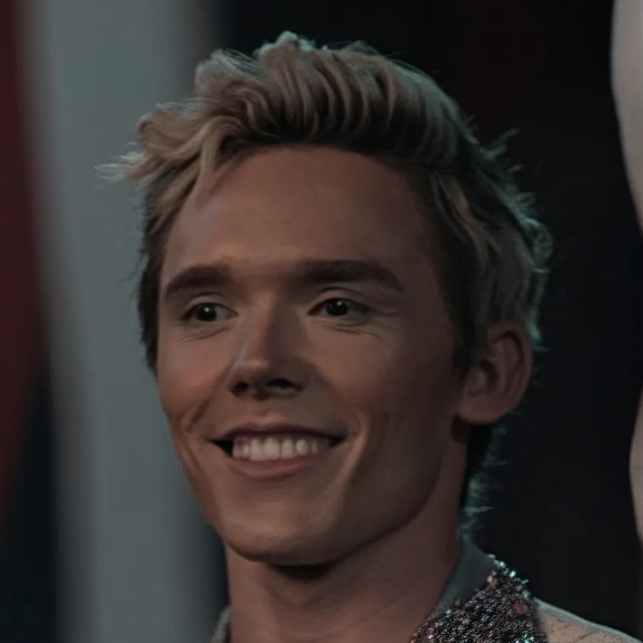 chat with ai character: Finnick Odair