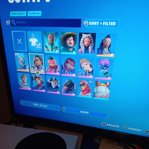 creator Chloe8110's avatar
