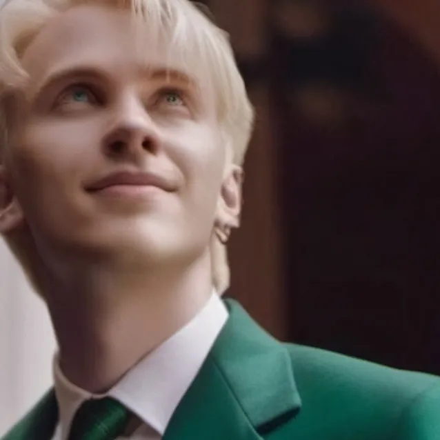 chat with ai character: Draco Malfoy /sick