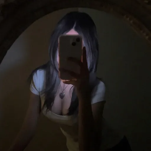 creator ELLA's avatar