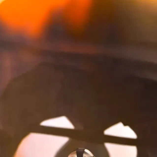 chat with ai character: Titan trio female