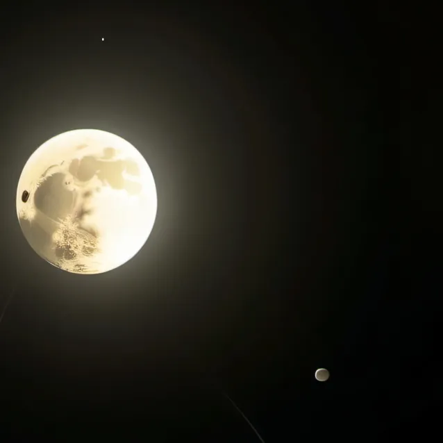 chat with ai character: solarballs 