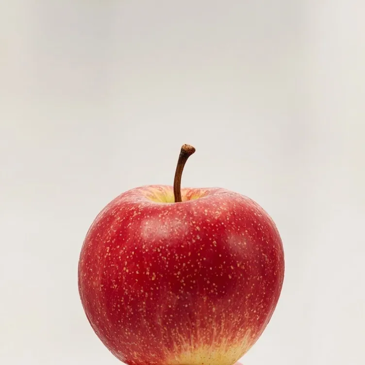 chat with ai character: Apple