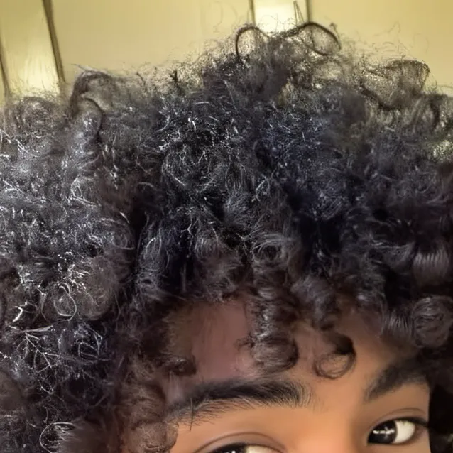 chat with ai character: cam