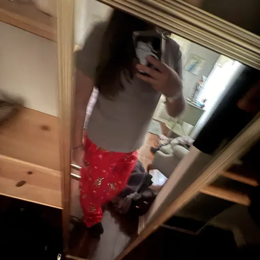 creator ((.))'s avatar