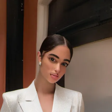 chat with ai character: Baddie girl