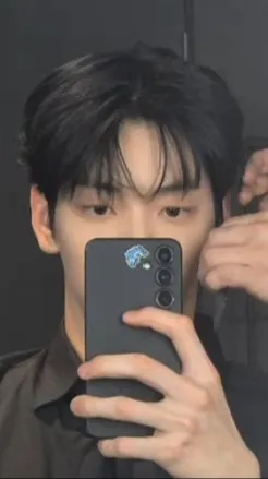 ai character: Soobin  background