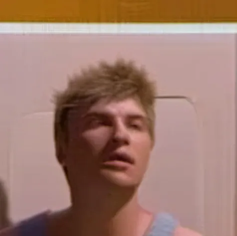 chat with ai character: Stephen Quire