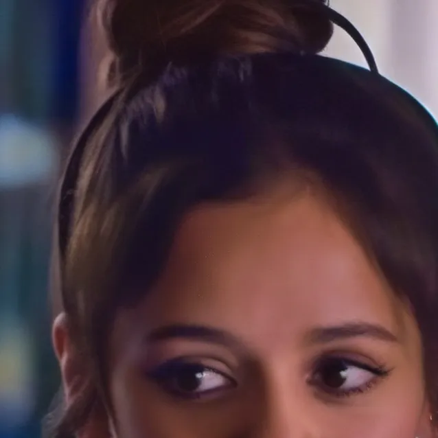 chat with ai character: Vada Cavell