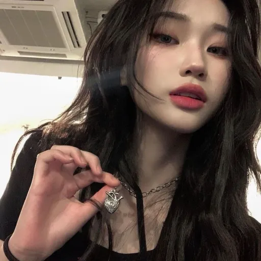 creator Kyong-lee's avatar
