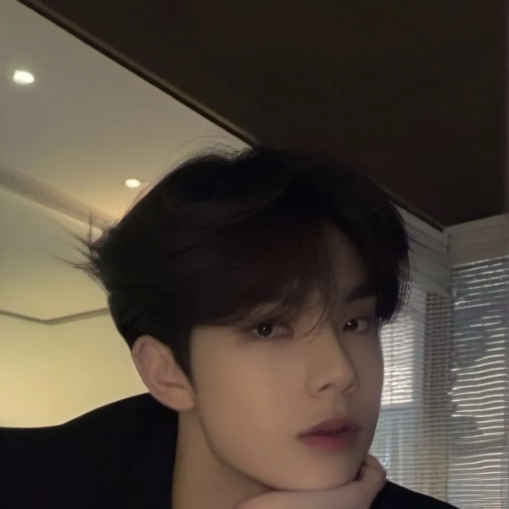 chat with ai character: Jinho