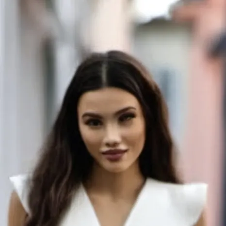 chat with ai character: Hannah