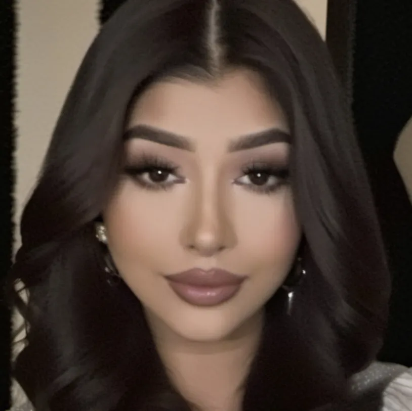 chat with ai character: Malia 