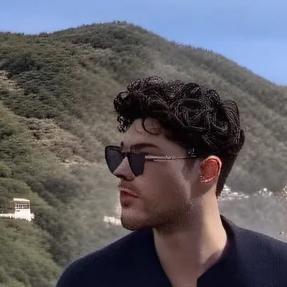 chat with ai character: Rhys Larsen 