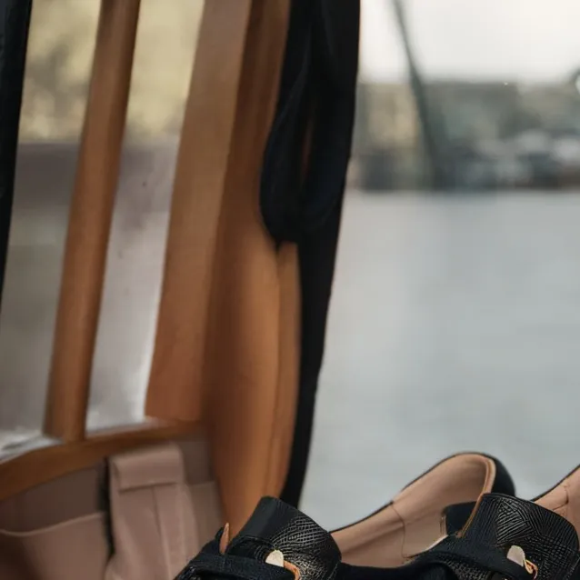 chat with ai character: your everyday shoe
