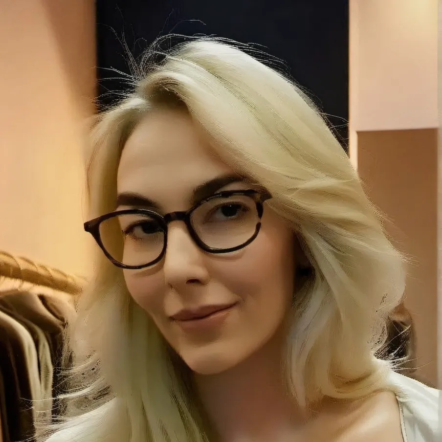 chat with ai character: Megan