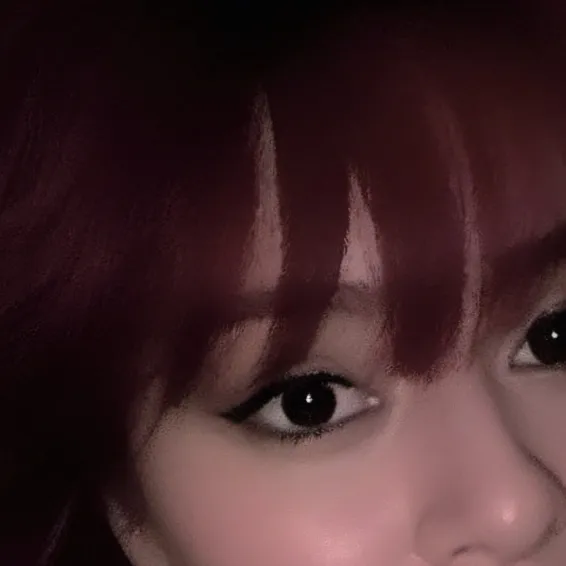 chat with ai character: Emma