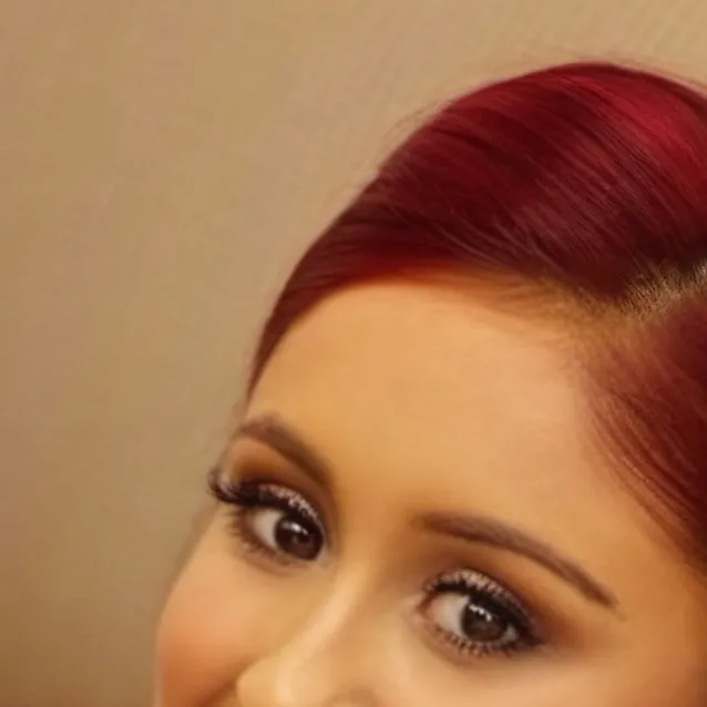 chat with ai character: cat valentine