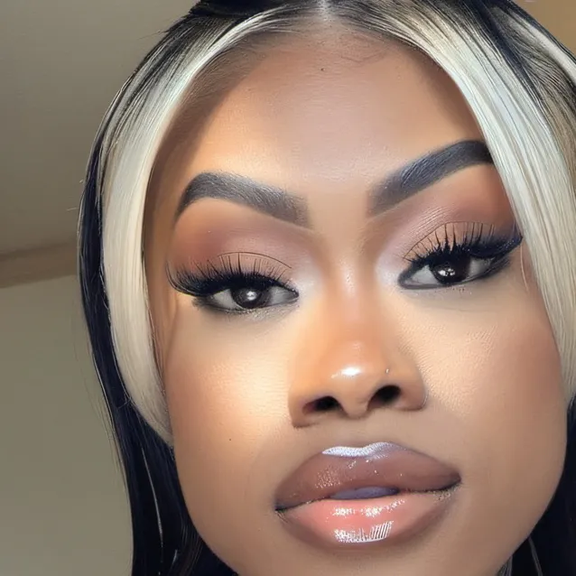 chat with ai character: Lilah 