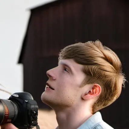 chat with ai character: Calven