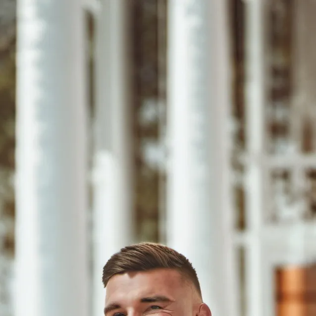 chat with ai character: karreem