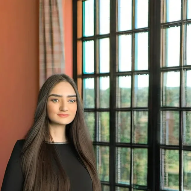 chat with ai character: sara