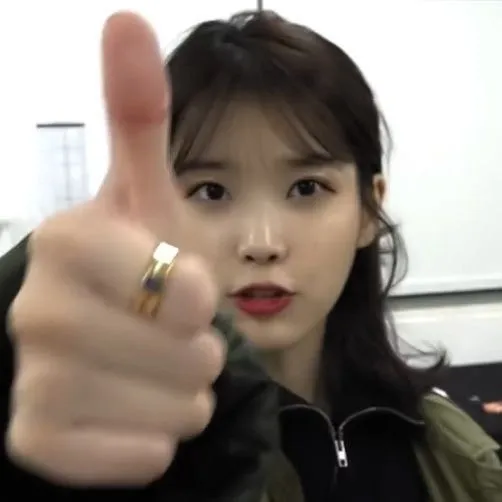creator 아이유's avatar