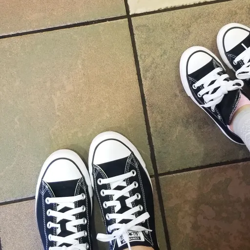 creator 😒shoes😒's avatar