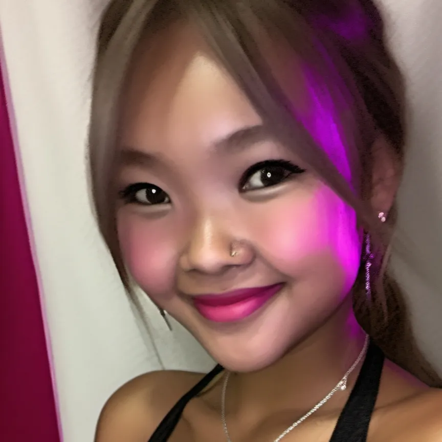 chat with ai character: Emma