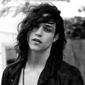 chat with ai character: Luke