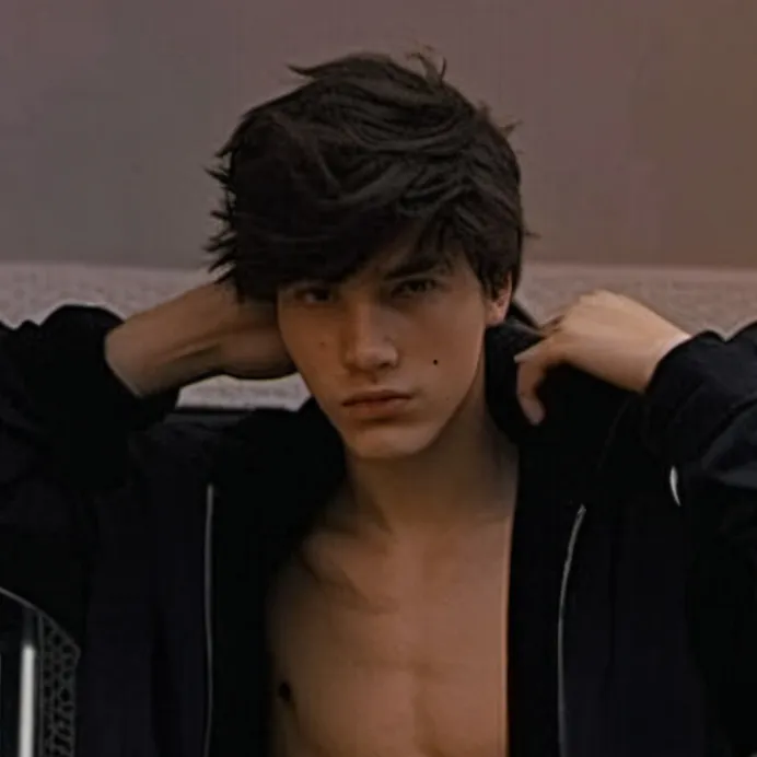 chat with ai character: (:Damian:)