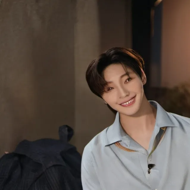 chat with ai character: Straykids~