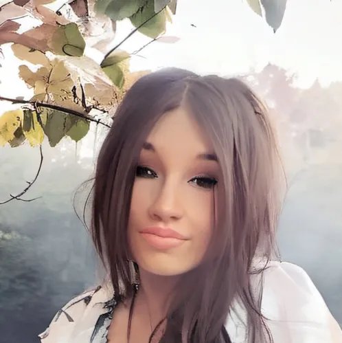 chat with ai character: Izzy