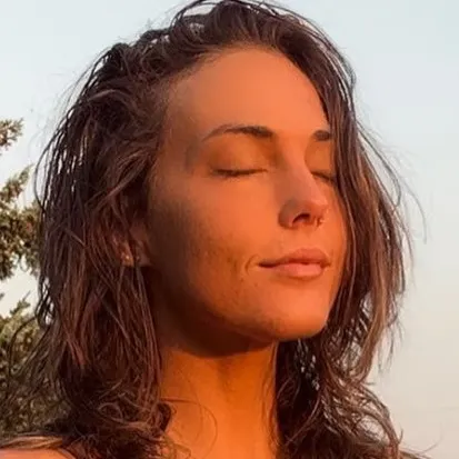chat with ai character: Lila