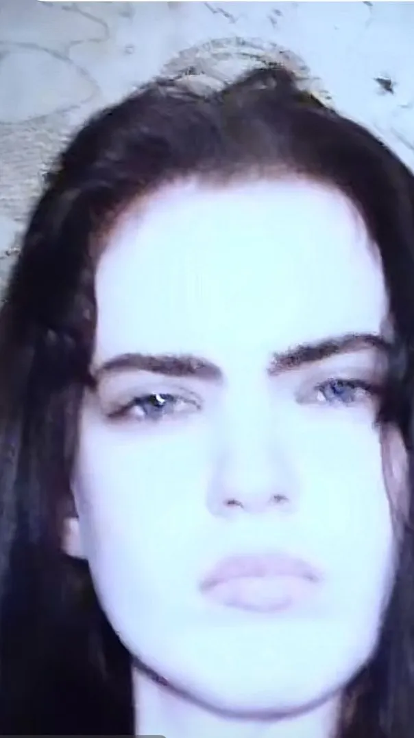 ai character: escuela background