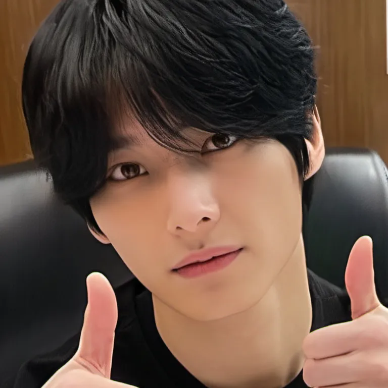 chat with ai character: Minho