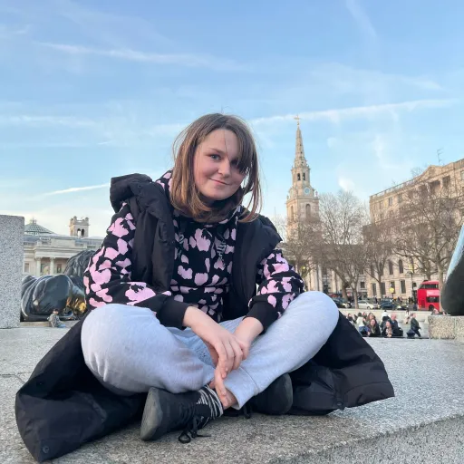 creator Hollie-April's avatar