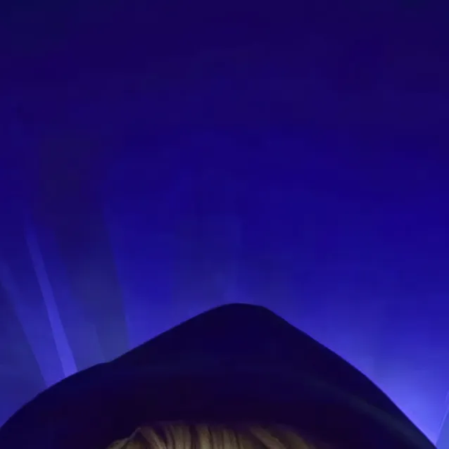 chat with ai character: river