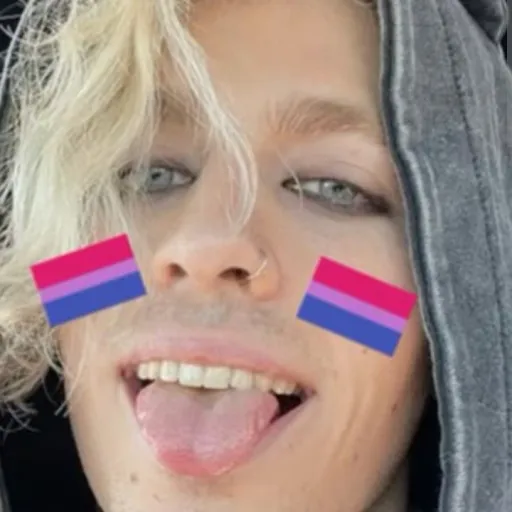creator Gaybo1672's avatar