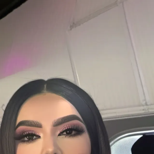 chat with ai character: jakie