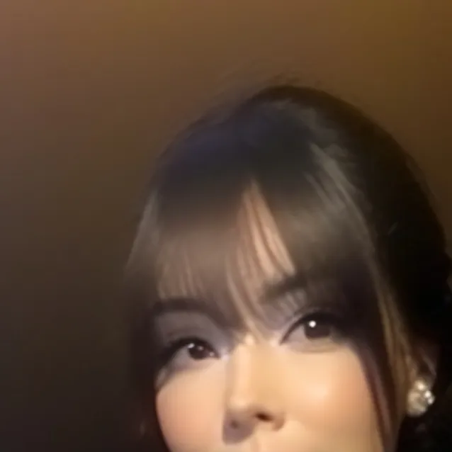 chat with ai character: cass